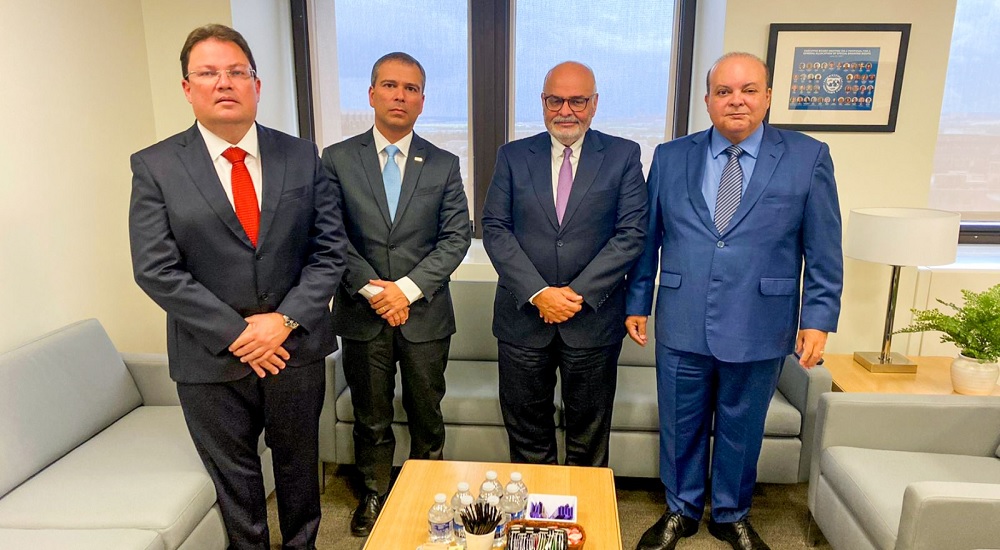 Governador Ibaneis Rocha se reúne com diretor-executivo do FMI nos EUA
