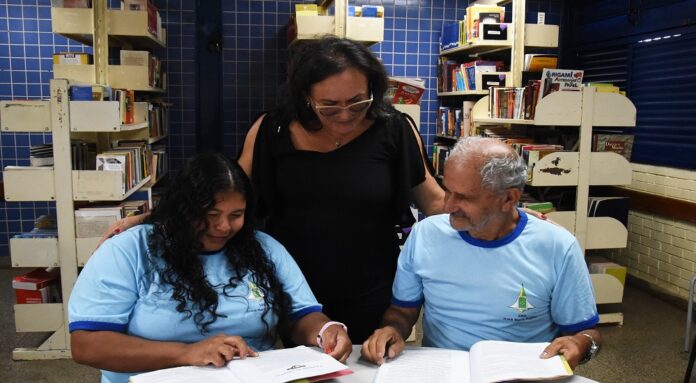Educação de Jovens e Adultos receberá livros didáticos por meio do PNLD