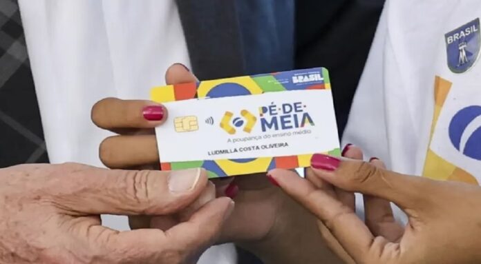 Pé-de-meia paga mais uma parcela nesta segunda (27)