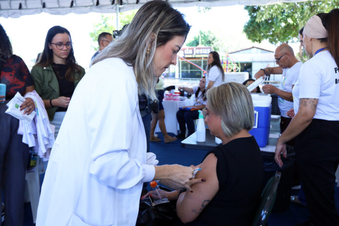 Vacina-contra-a-gripe.-Foto-Sandro-Araujo_Agencia-Saude-DF-1.jpg