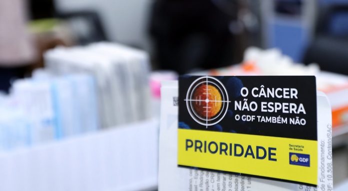 Atendimento para pacientes de quimioterapia na rede pública tem cartão de prioridade