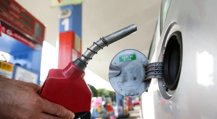 Queda no valor do combustível pode ser possível com cotação estável do petróleo