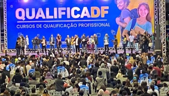 Qualifica-DF-Motor-de-transformacao-social-que-impulsiona-a-economia.jpg