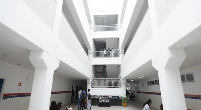 Medida determina jornada de 35 horas para escola integral