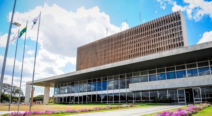 Aplicativo eGDF oferece 49 serviços ao cidadão