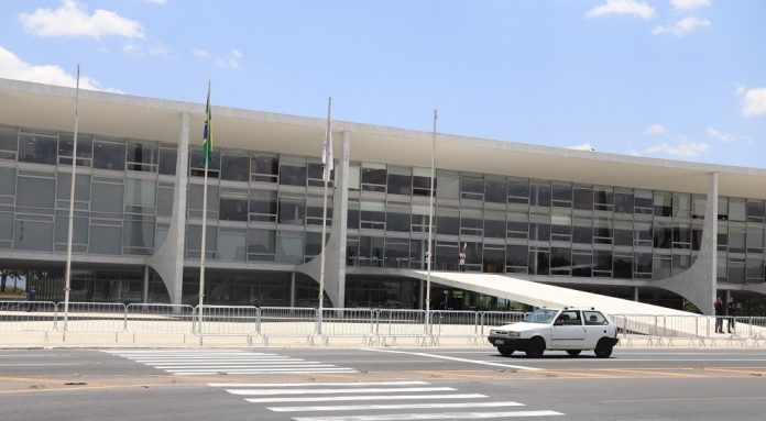 Detran-DF implantará nova faixa de pedestres semaforizada na Esplanada dos Ministérios