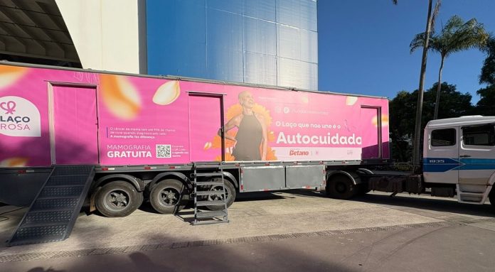 Carreta de Mamografia oferece 500 exames gratuitos para mulheres atendidas pelo SUS
