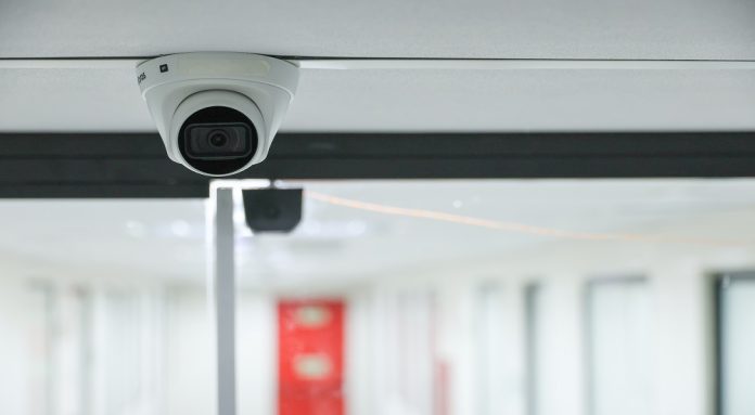 GDF sanciona lei sobre uso de câmeras em escolas públicas