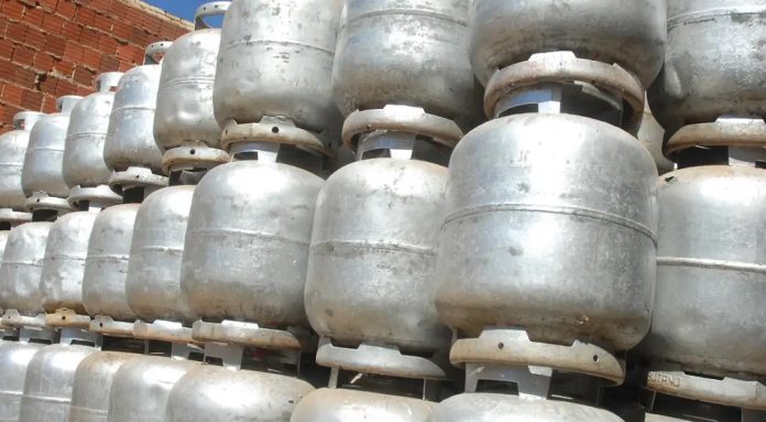 Gás gratuito chega a famílias a partir de segunda (24)