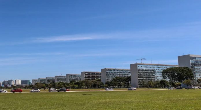 Congelamento de despesas no Orçamento é reduzido para R$ 7,7 bi