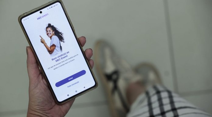Aplicativo do MEC auxiliam participantes do ENEM nos estudos