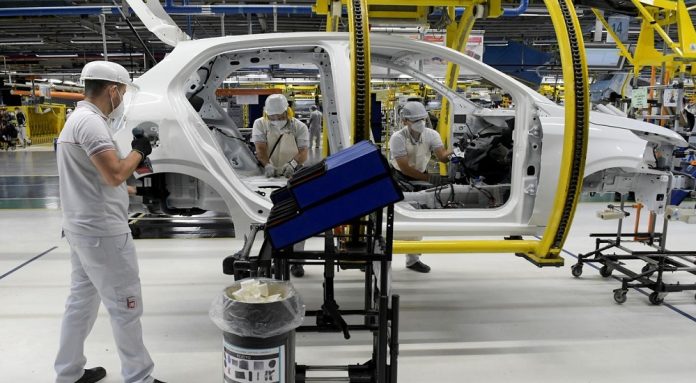 Comissão aprova fim da escala 6x1 e prevê jornada de 36h semanais