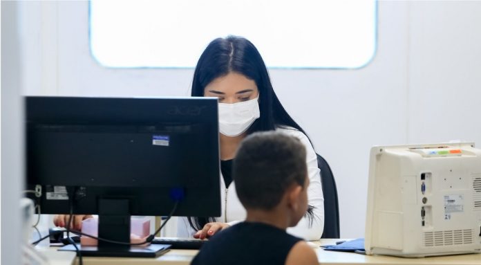 Edital para renovar computadores de hospitais e UPAs do DF é lançado