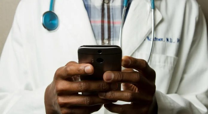 Governo sugere Enamed como exame proficiência para médicos