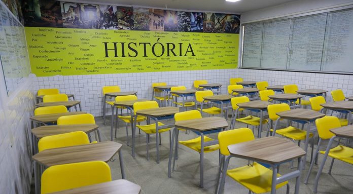 Mais de R$ 241 milhões são destinados às escolas públicas do DF em 2025