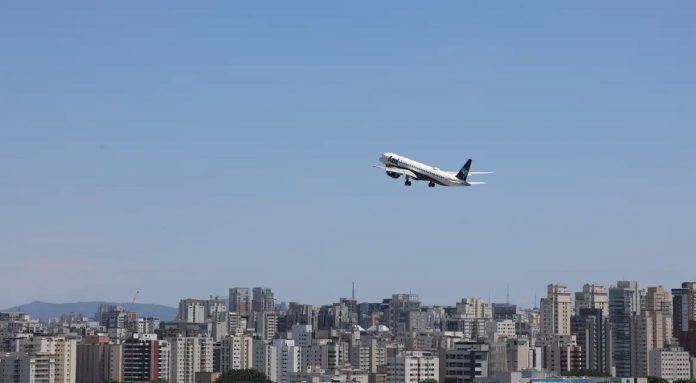 Passagens aéreas cai 20% em novembro