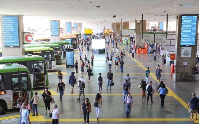 Rodoviários passam por treinamento para melhorar atendimento