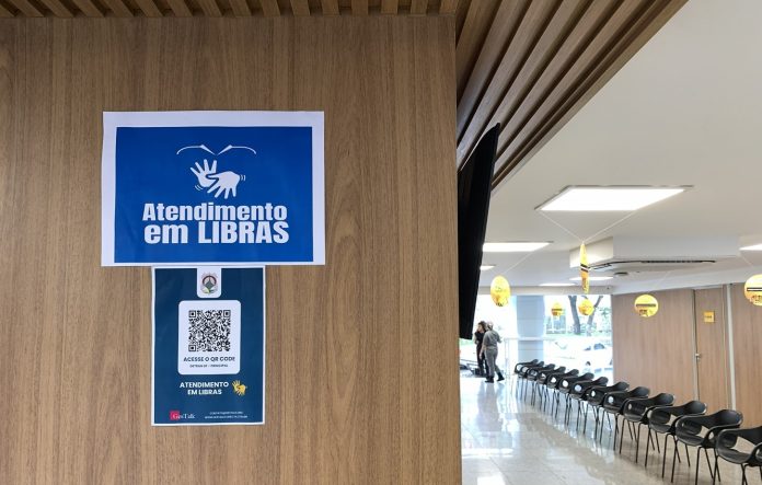 Detran-DF oferece mediação em Libras
