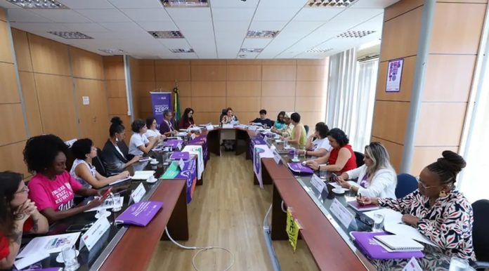 Proposta de escala 6x1 pode aliviar dupla jornada das mulheres
