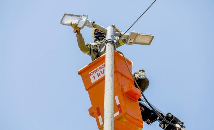 Postes do DF chega a quase 97% com Iluminação em LED