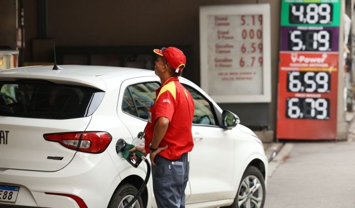 Governo quer converter receitas extras com petróleo em desonerações