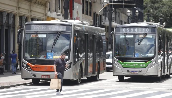 Inflação oficial chega a 0,88% em março, diz IBGE