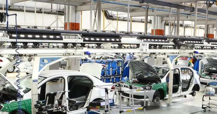 Indústria nacional avança 0,9% em fevereiro