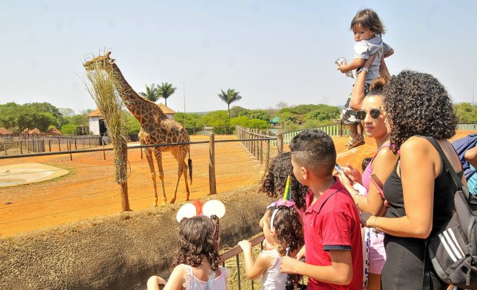 Confira o que abre e fecha no feriado prolongado da Semana Santa