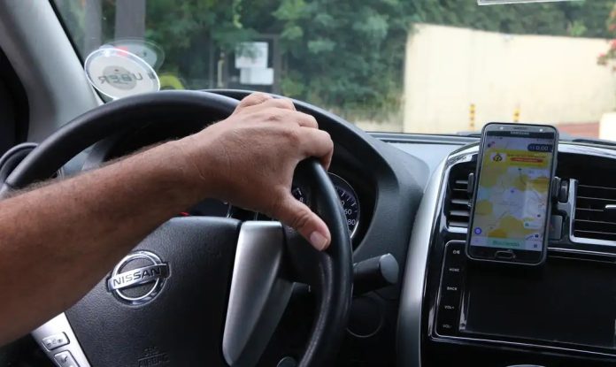 Taxa de cadastro em crédito é vetada para motoristas de app