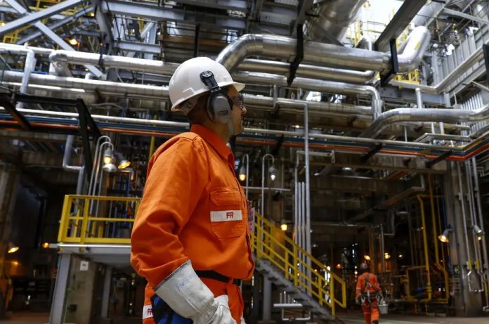 Pesquisa mostra que economia cresceu 0,1% em abril