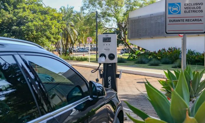 Elevação de tarifas a carro elétrico é renovada pelo governo