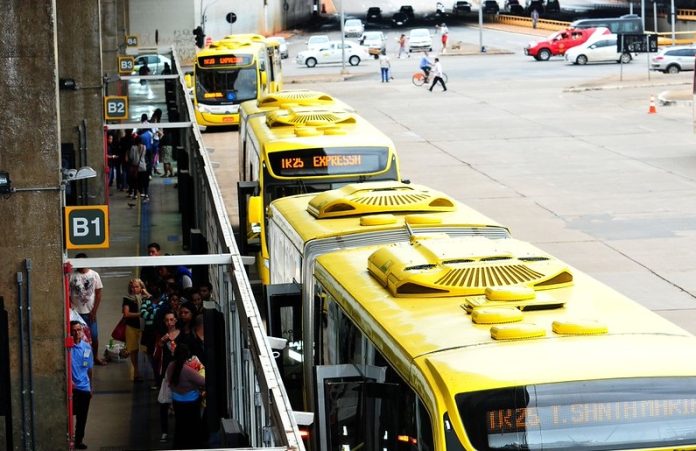 População do DF terá reforço de ônibus para jogo da Seleção