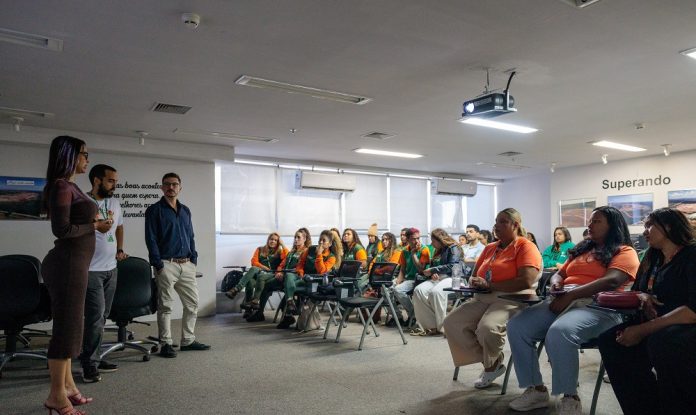 SLU capacita equipes que atuam na orientação sobre resíduos no DF