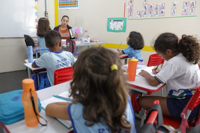 Trânsito no DF é impactado com retorno das aulas