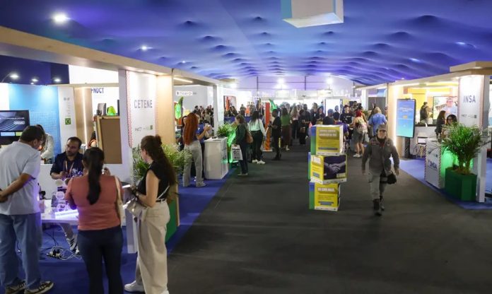 Feira EducationUSA chega em Brasília na próxima terça (29)