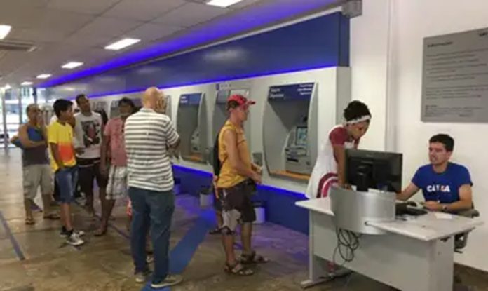 Agências bancárias não atenderão no feriado do dia 12