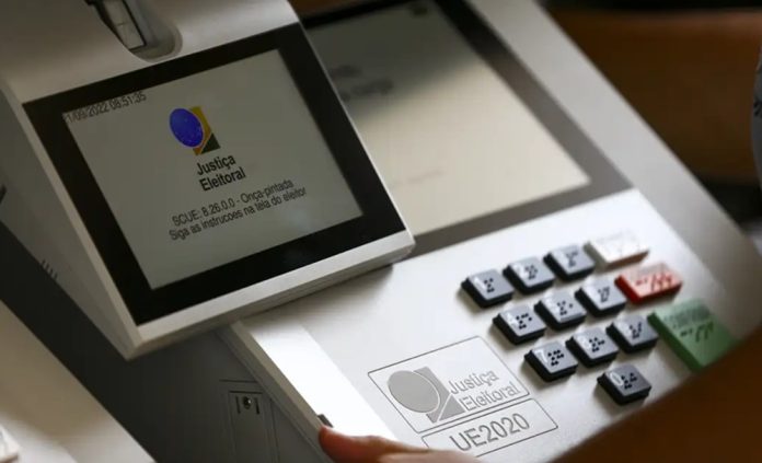 Trabalhadores podem votar domingo sem desconto no salário