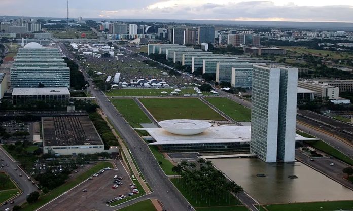 Esplanada terá trânsito bloqueado neste domingo (4)